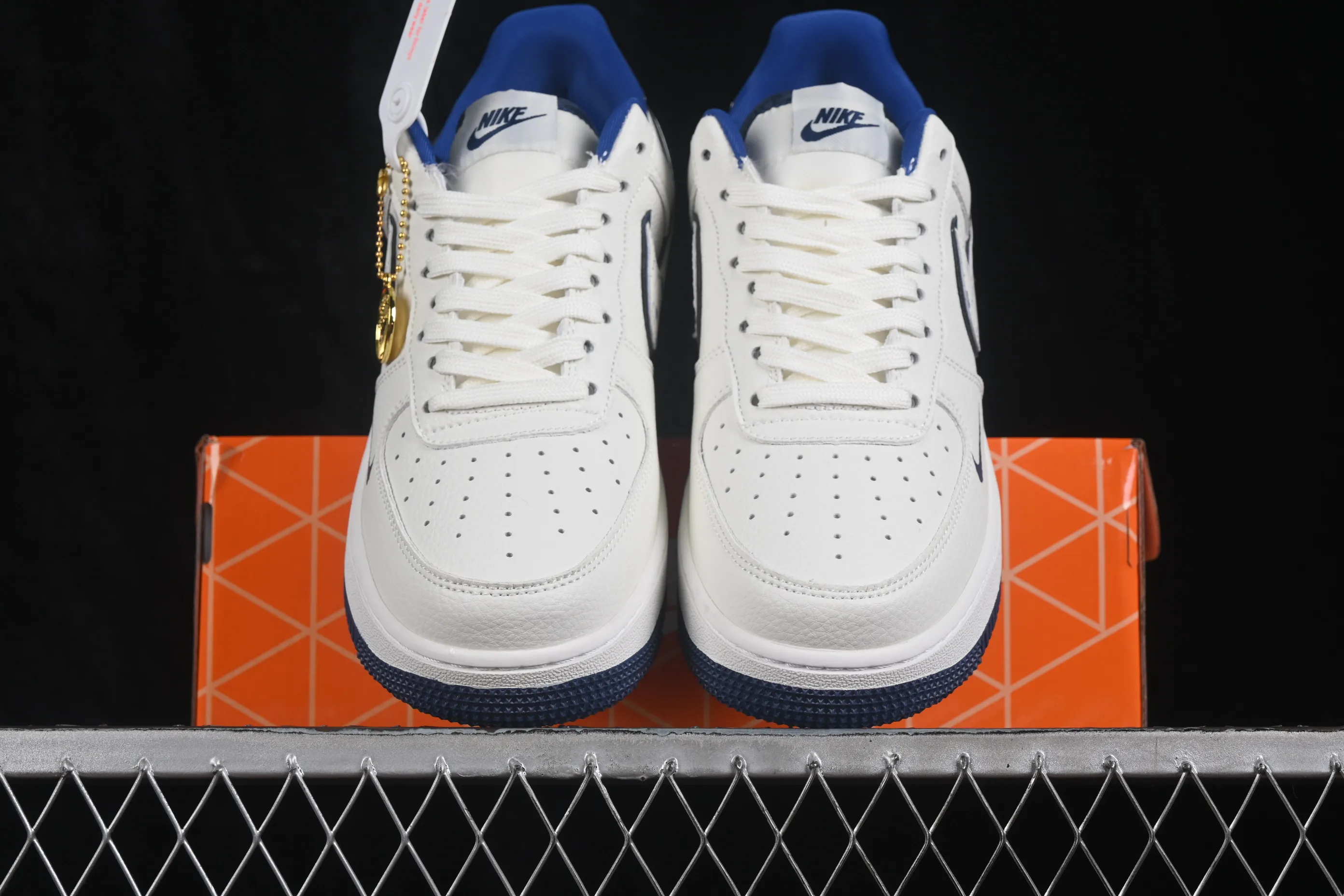 All categories Nk Air Force 1 Air Force series Nk Air Force 1 Low Air Force low-top Nike Air Force 1'07 Low joint model Air Force 1 low-top casual sneakers WY0655-112